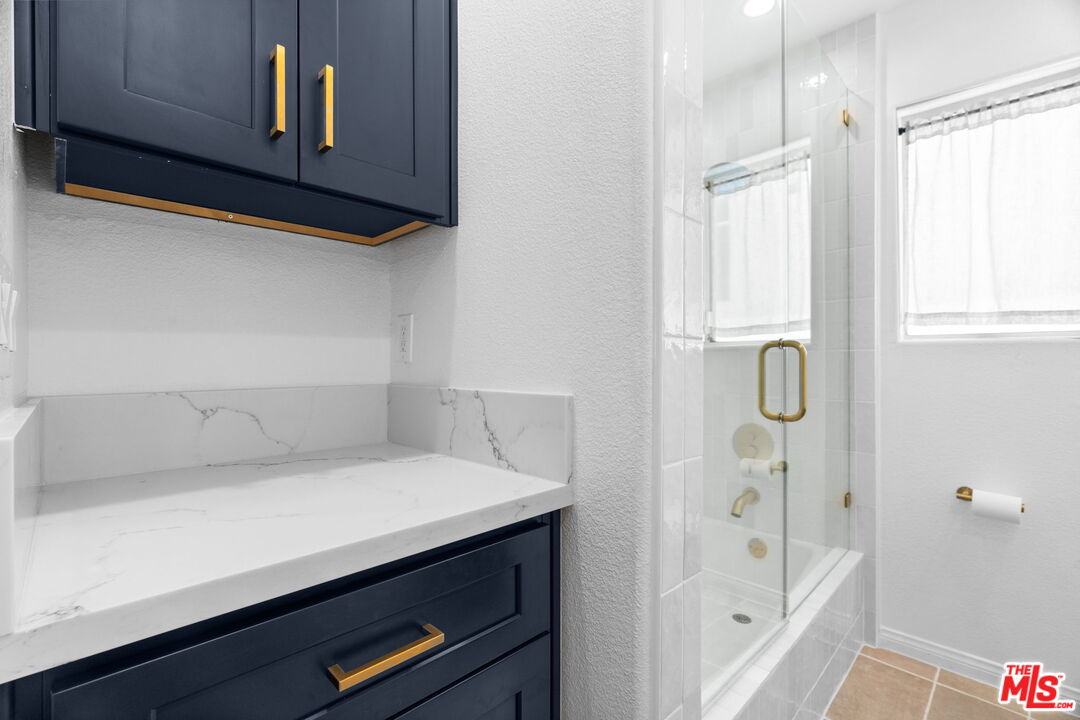 116 S Croft Ave Unit: 401