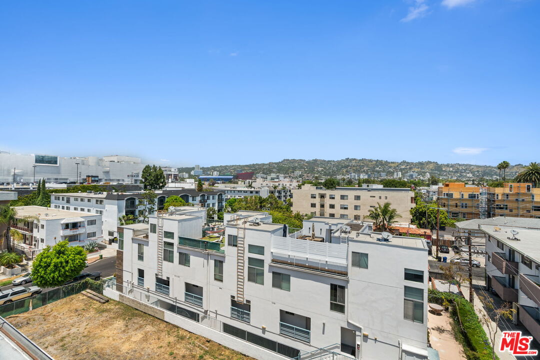 116 S Croft Ave Unit: 401