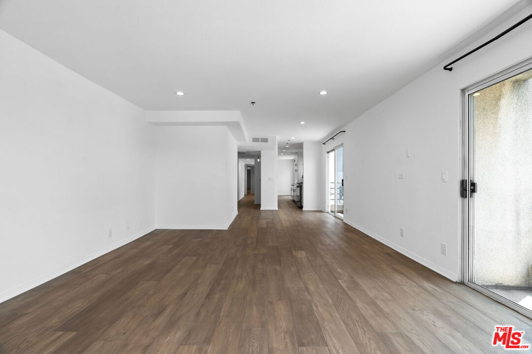 116 S Croft Ave Unit: 401