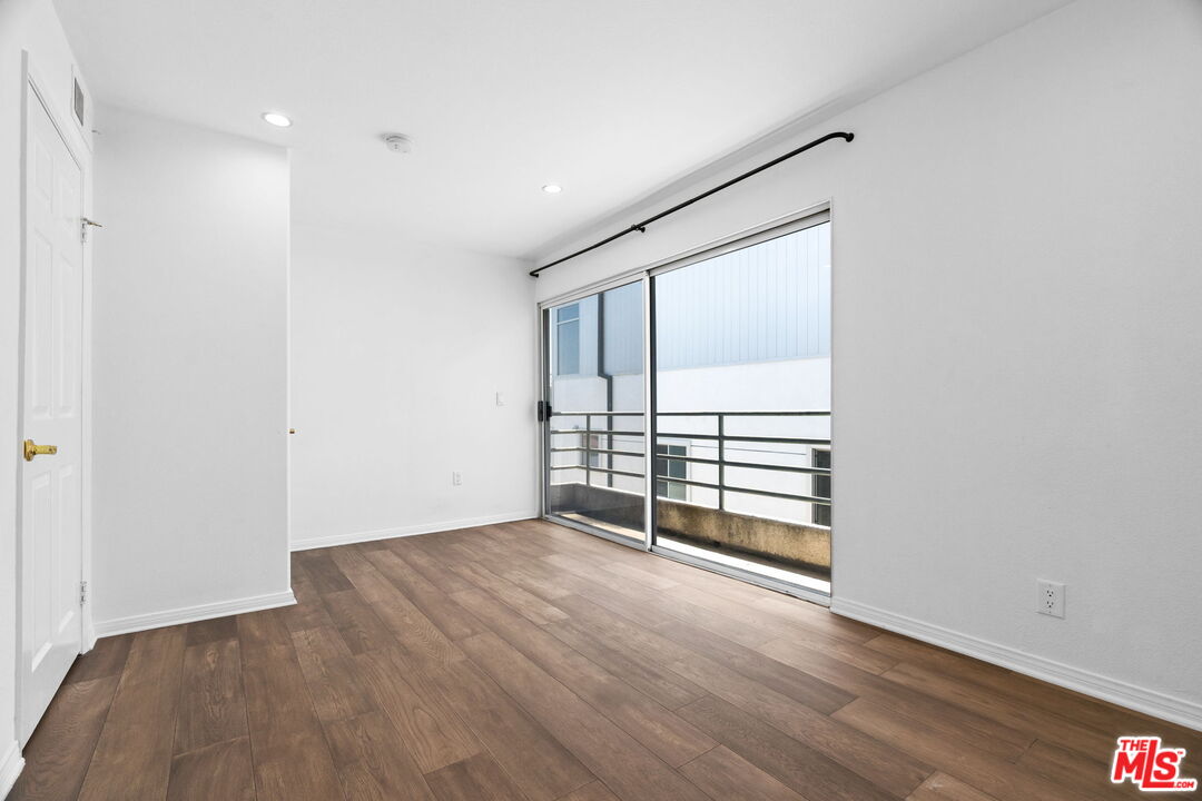 116 S Croft Ave Unit: 401