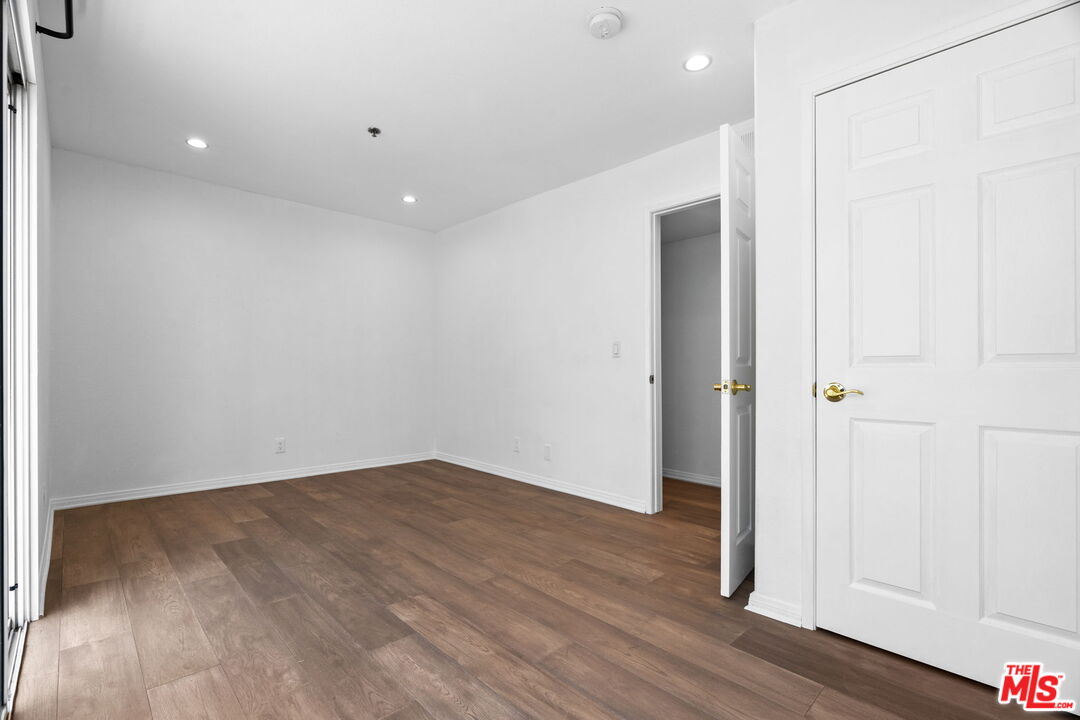 116 S Croft Ave Unit: 401