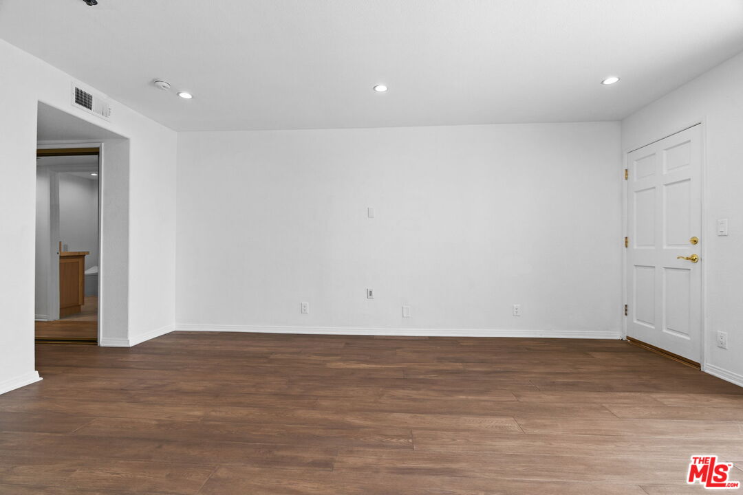 116 S Croft Ave Unit: 401