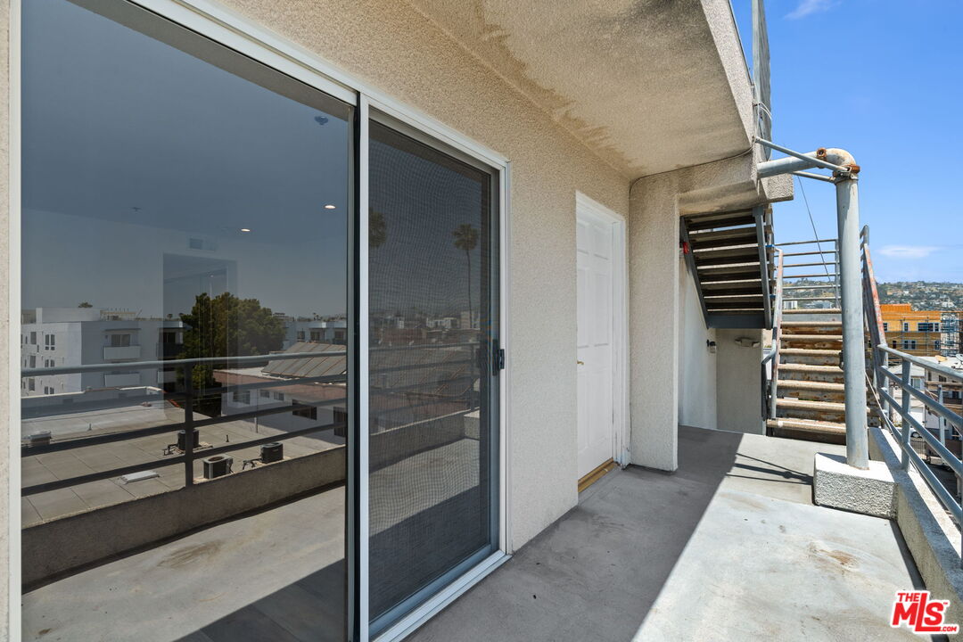 116 S Croft Ave Unit: 401