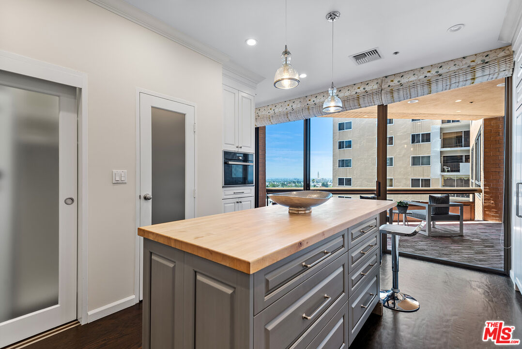 10430 Wilshire Blvd Unit: 605