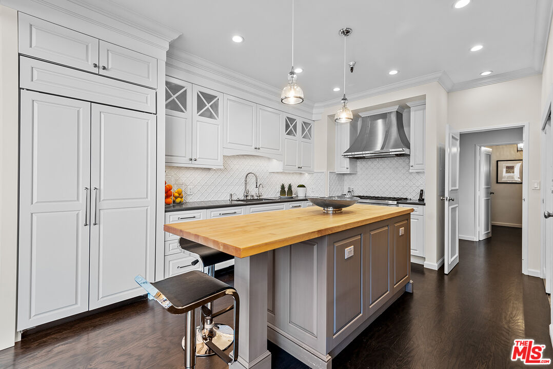 10430 Wilshire Blvd Unit: 605