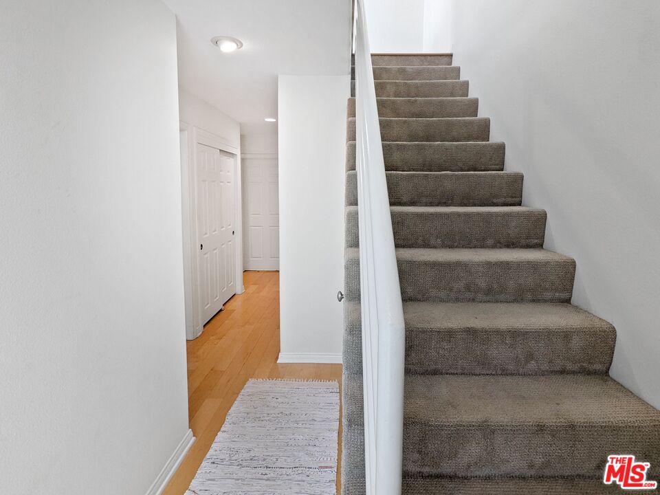 1139 Yale St Unit: 4