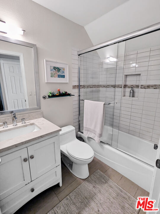 1139 Yale St Unit: 4