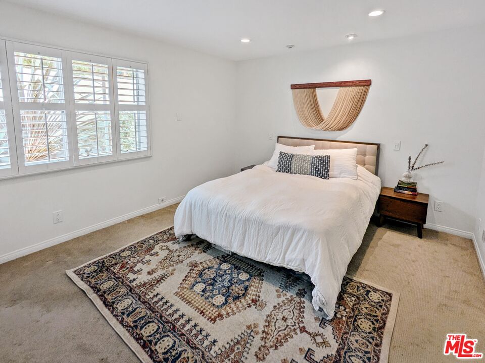 1139 Yale St Unit: 4