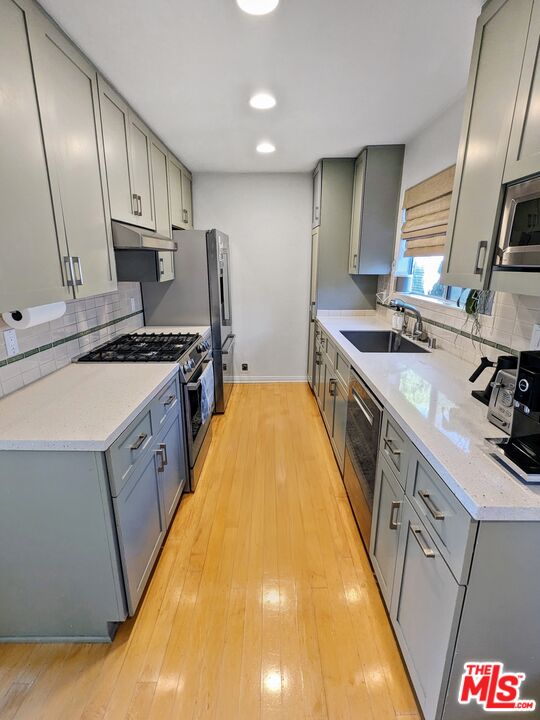 1139 Yale St Unit: 4