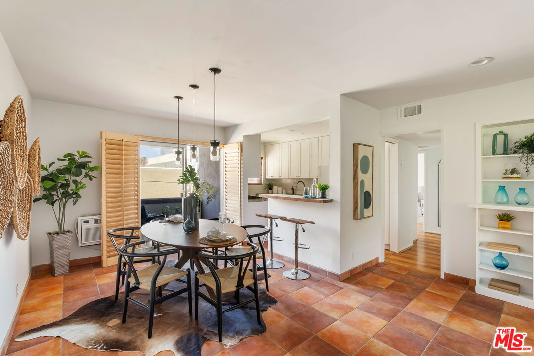 10600 Eastborne Ave Unit: 11