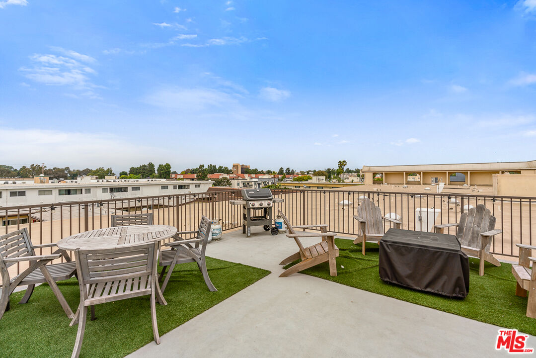 8738 Delgany Ave Unit: 204
