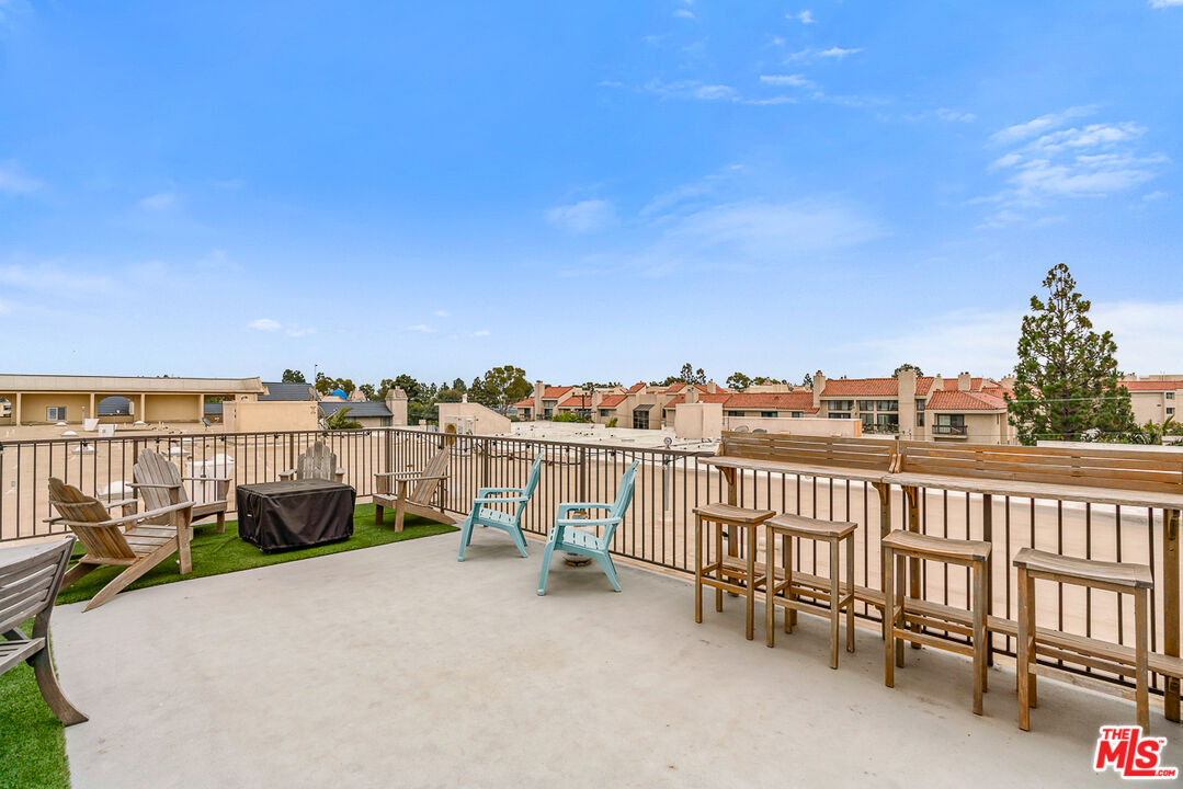 8738 Delgany Ave Unit: 204