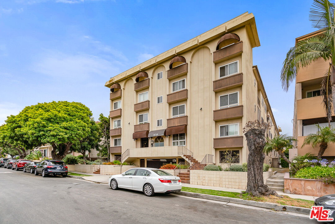 8738 Delgany Ave Unit: 204