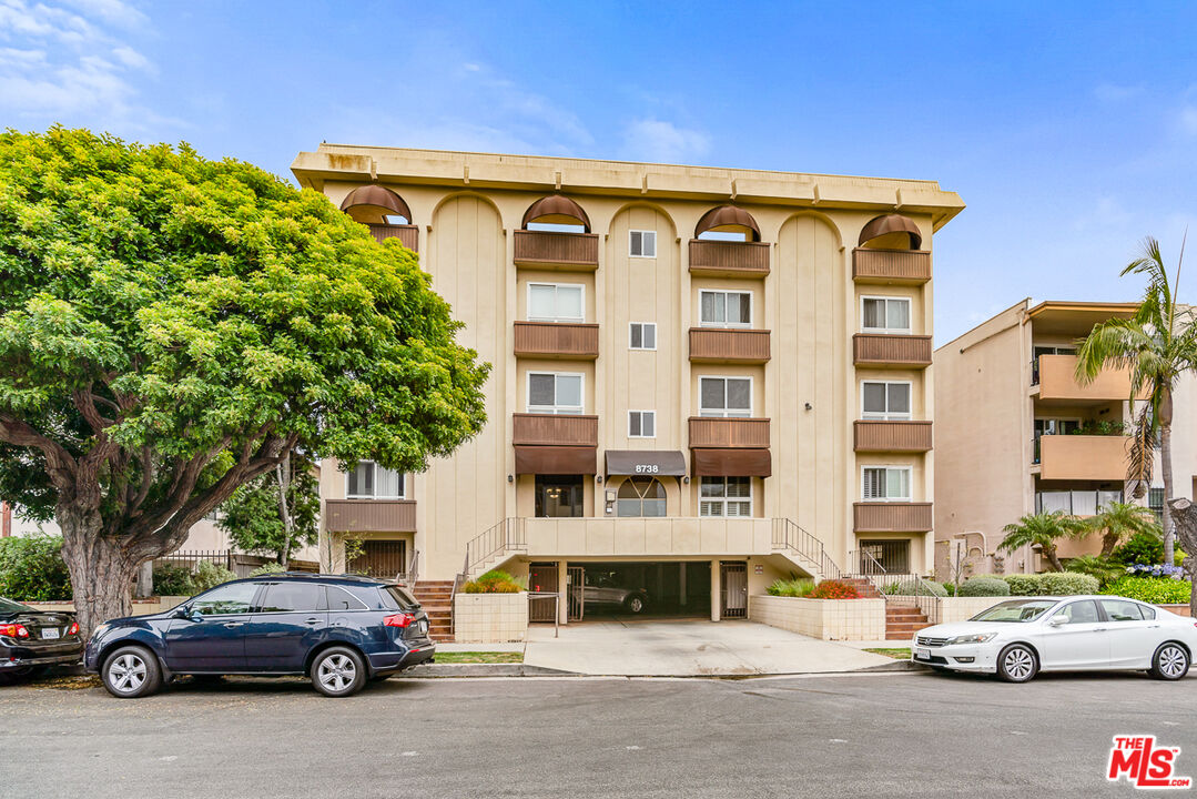 8738 Delgany Ave Unit: 204