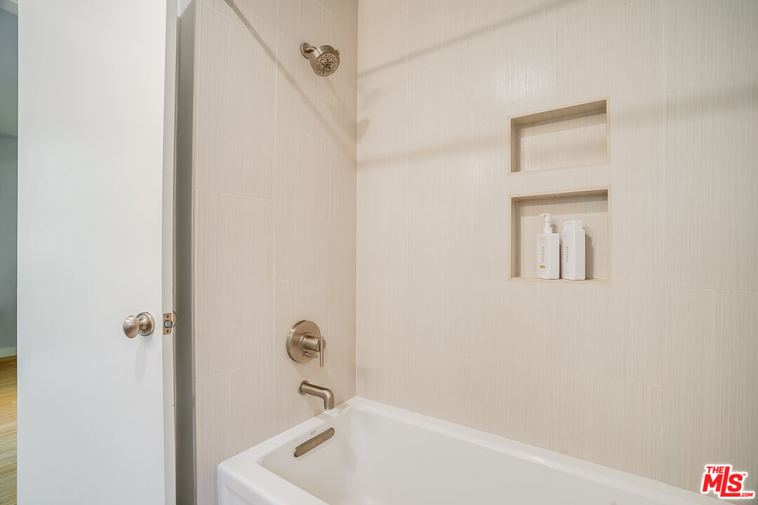 10654 Wilkins Ave Unit: 4