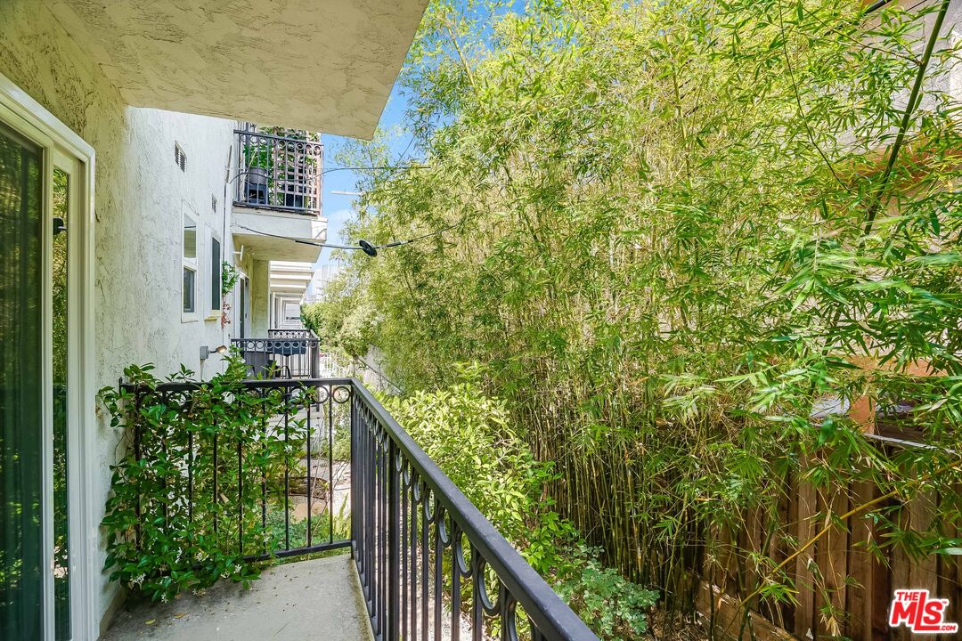 10654 Wilkins Ave Unit: 4