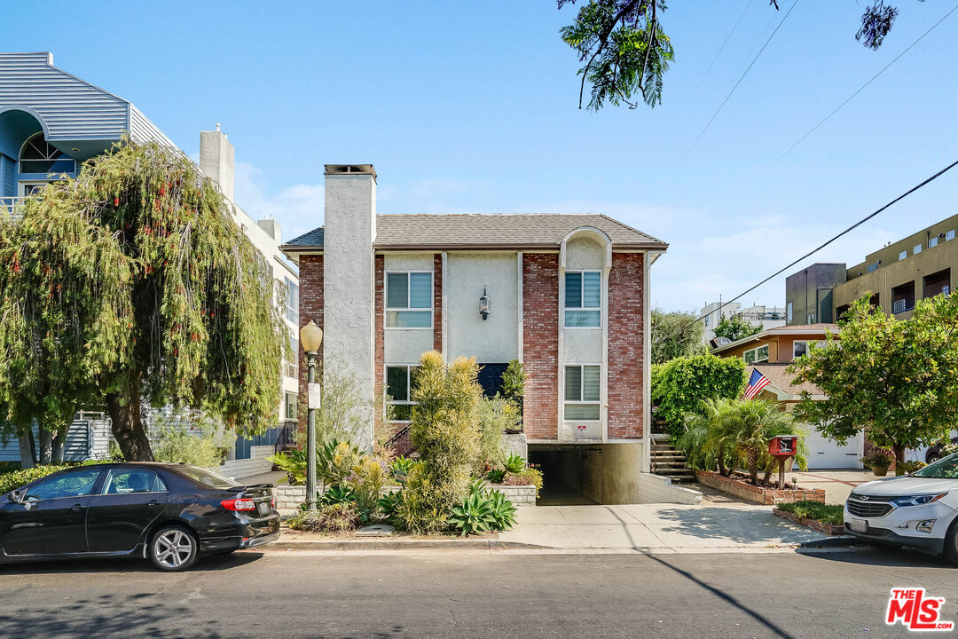 10654 Wilkins Ave Unit: 4