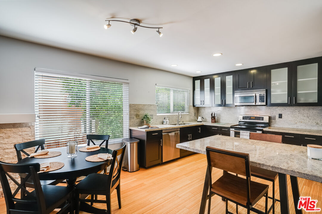 10654 Wilkins Ave Unit: 4