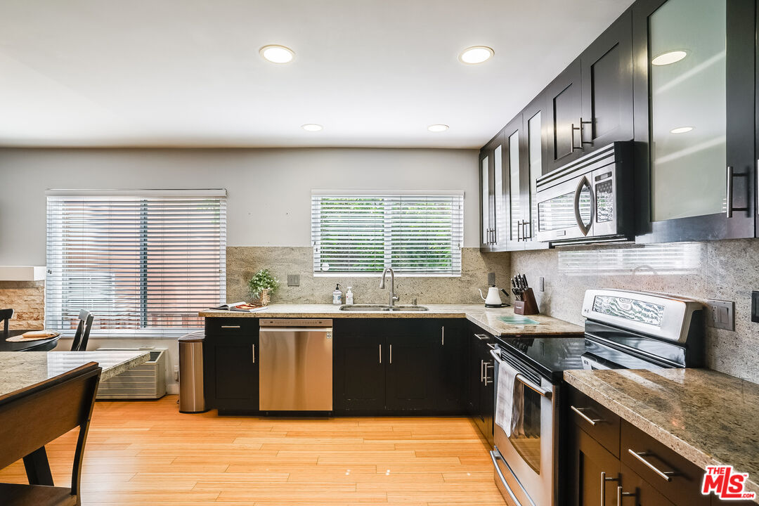 10654 Wilkins Ave Unit: 4