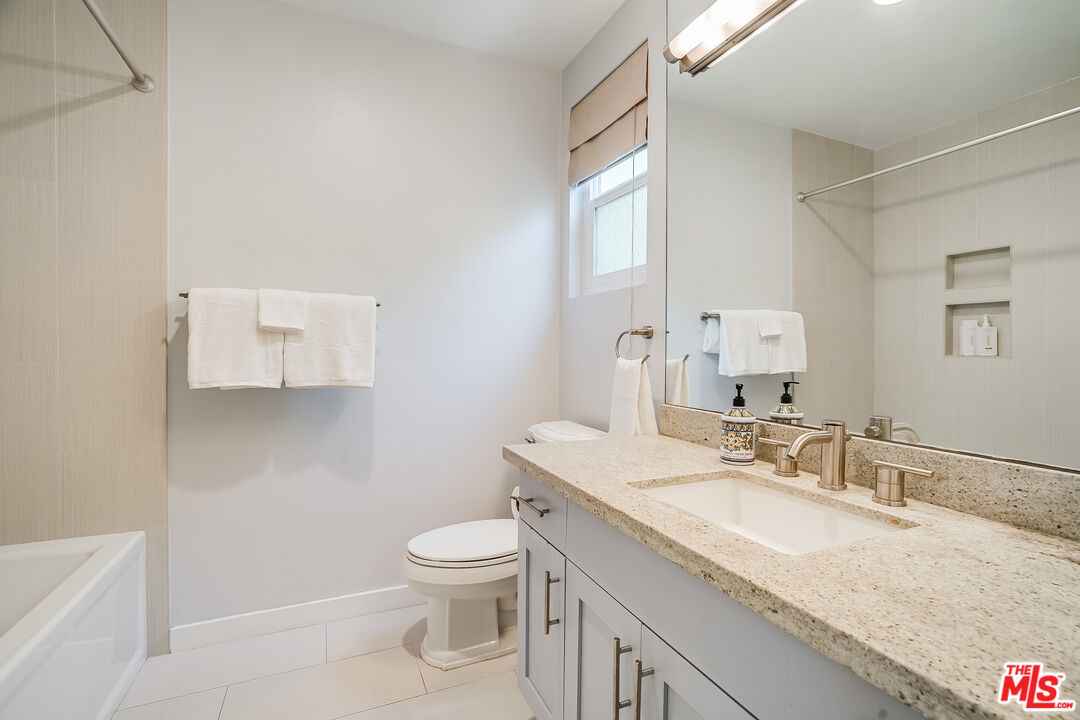 10654 Wilkins Ave Unit: 4