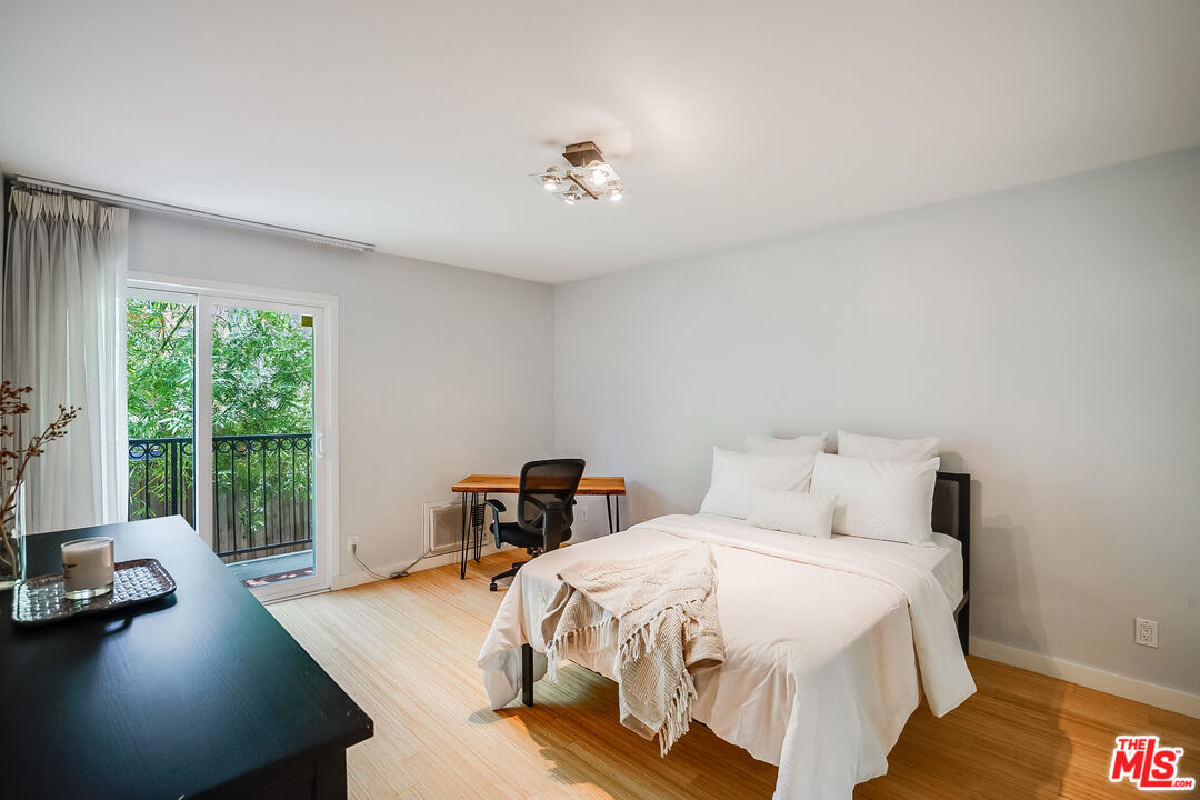 10654 Wilkins Ave Unit: 4