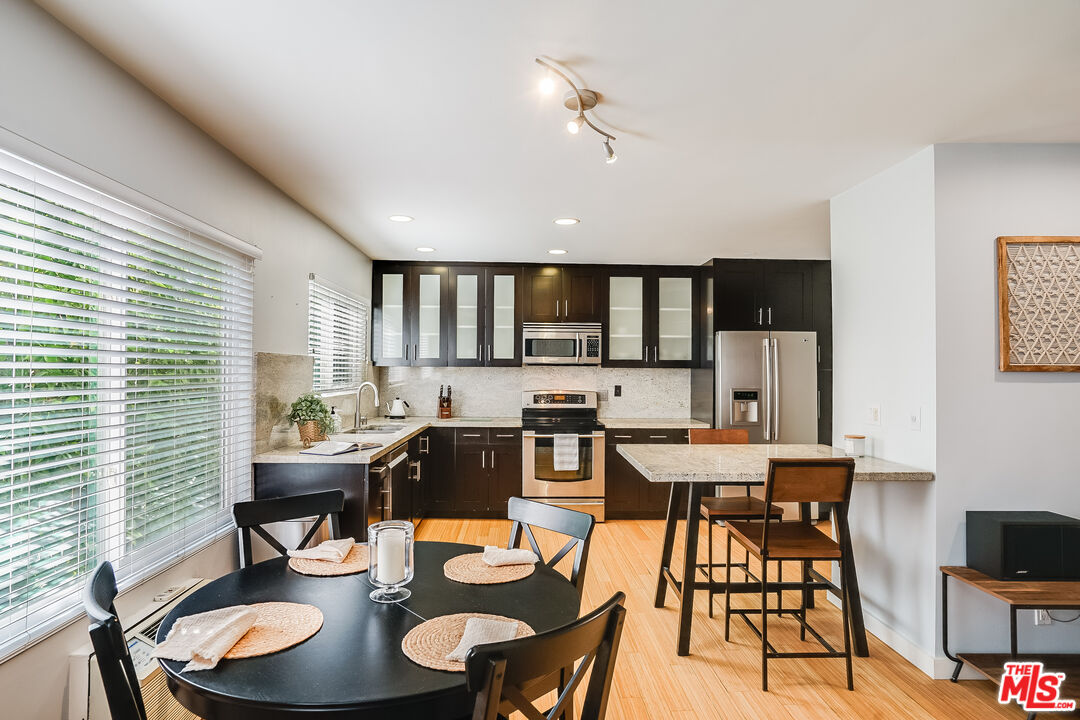 10654 Wilkins Ave Unit: 4