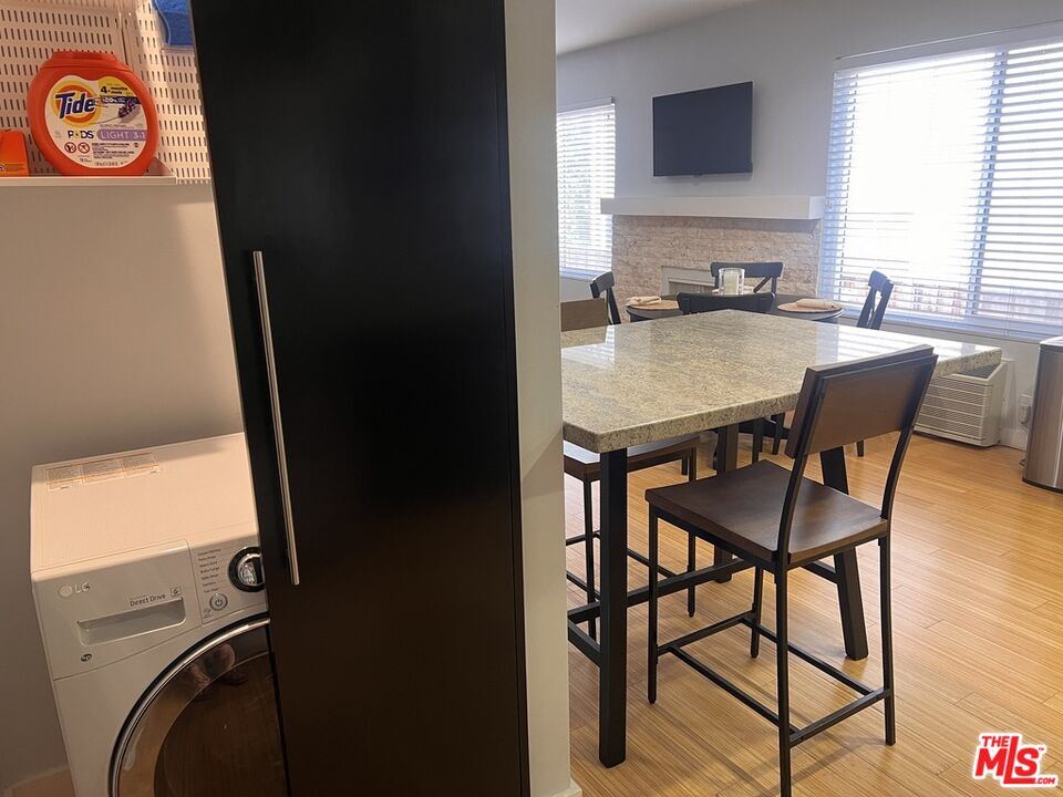 10654 Wilkins Ave Unit: 4