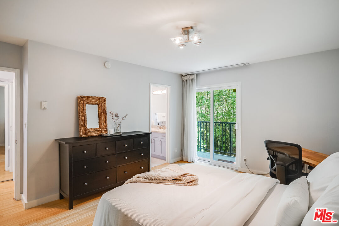 10654 Wilkins Ave Unit: 4