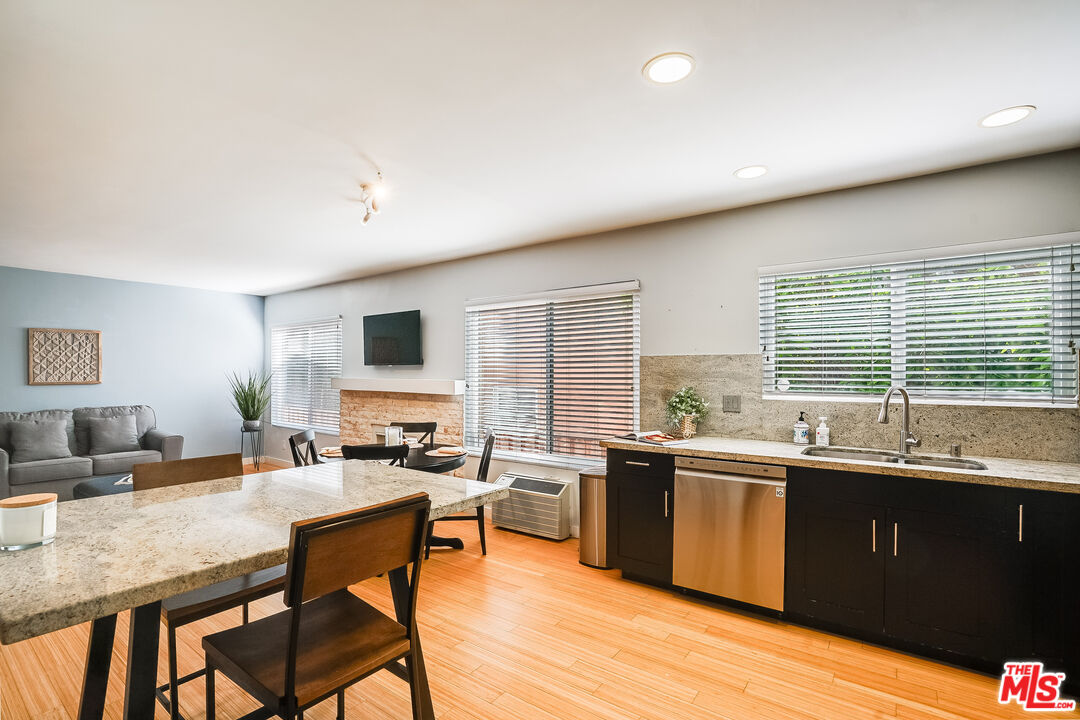 10654 Wilkins Ave Unit: 4