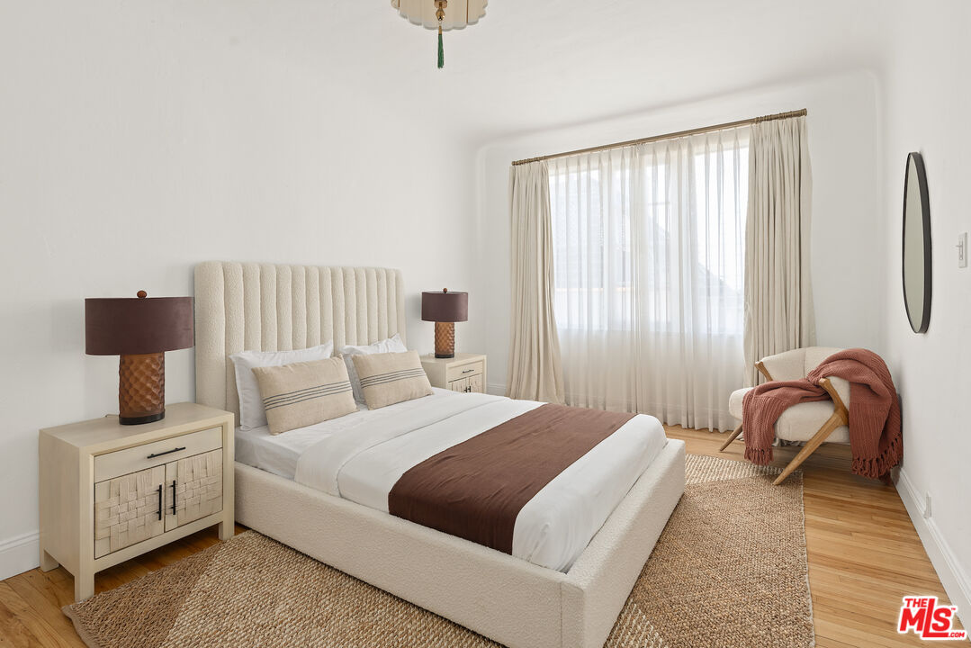 1345 N Hayworth Ave Unit: 206