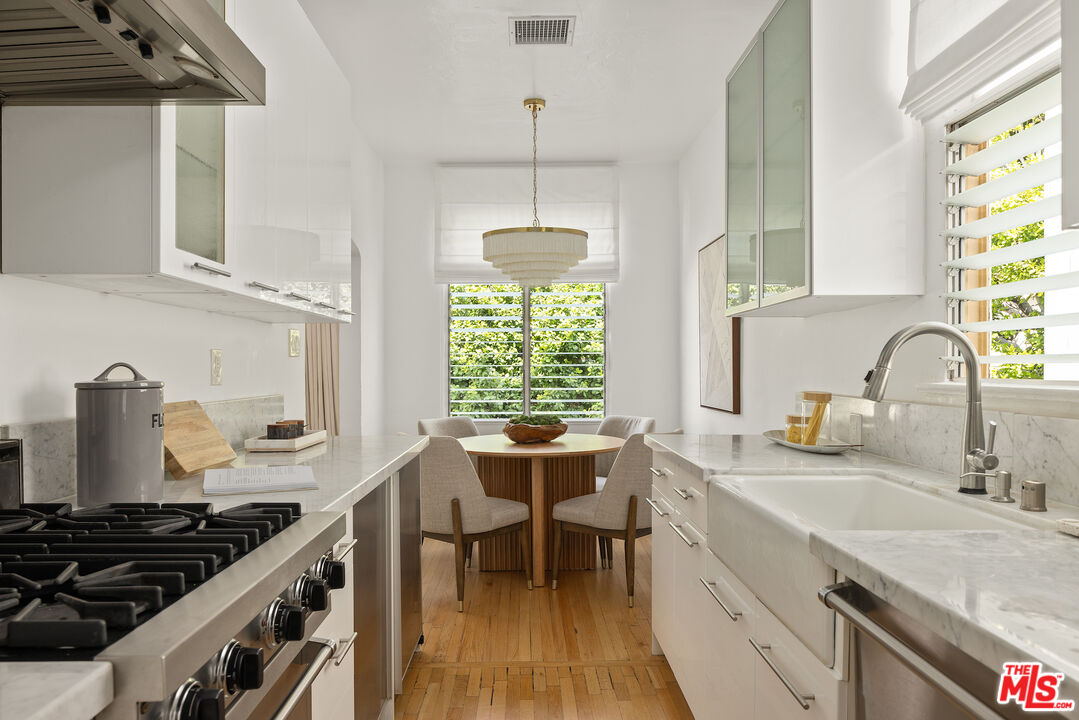 1345 N Hayworth Ave Unit: 206