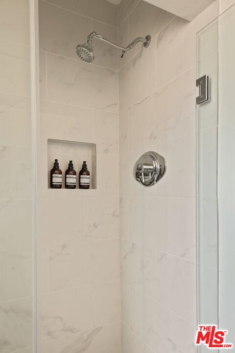 1345 N Hayworth Ave Unit: 206