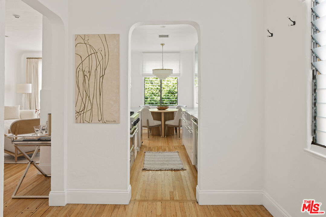 1345 N Hayworth Ave Unit: 206