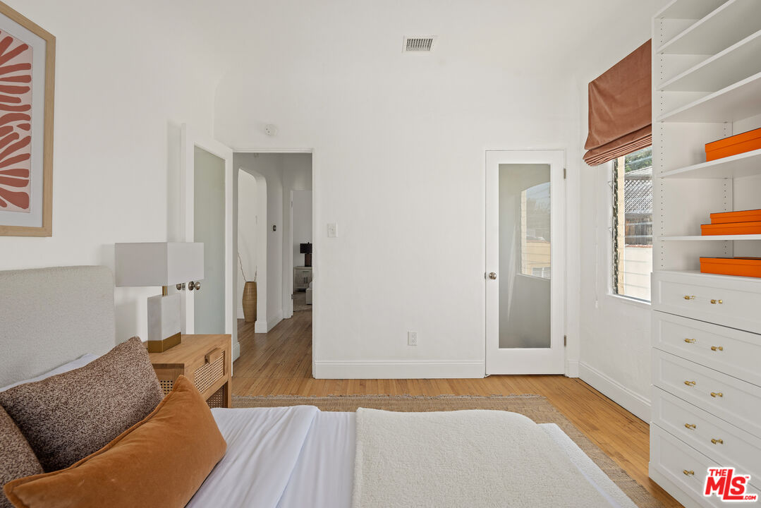 1345 N Hayworth Ave Unit: 206