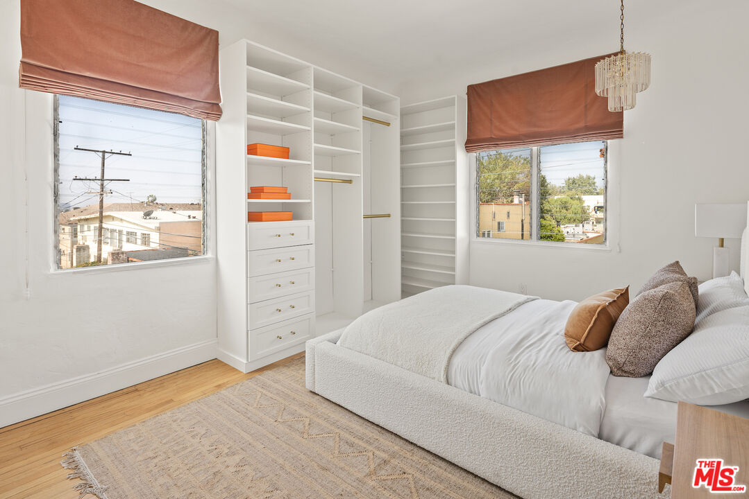 1345 N Hayworth Ave Unit: 206