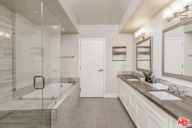 313 REEVES DR Unit: 401