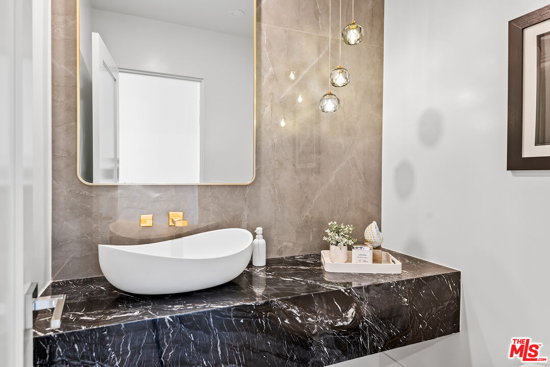 10590 Wilshire Blvd Unit: 1402