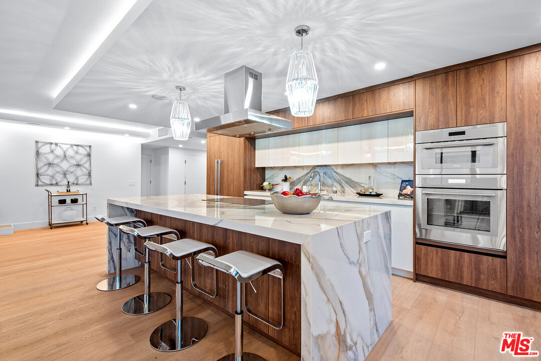 10590 Wilshire Blvd Unit: 1402