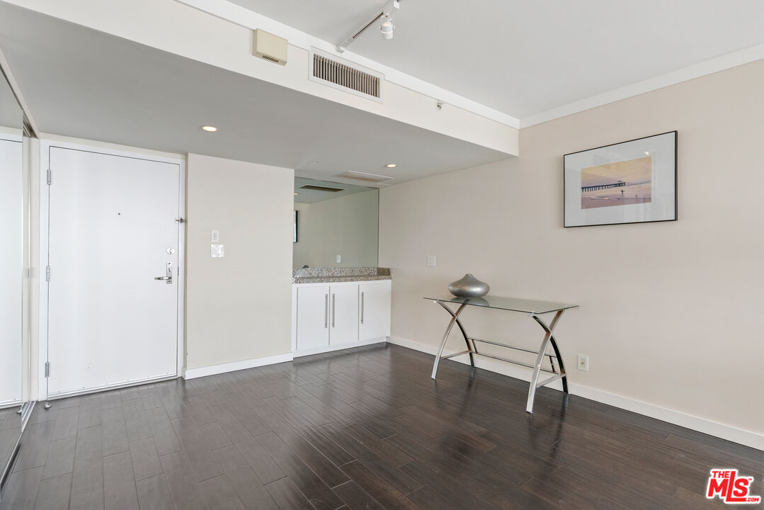 201 Ocean Ave Unit: 1603B