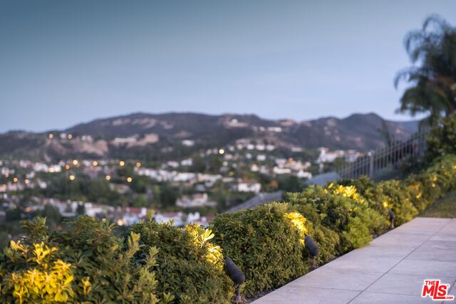 4241 Prado De Los Pajaros