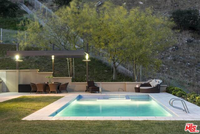 4241 Prado De Los Pajaros