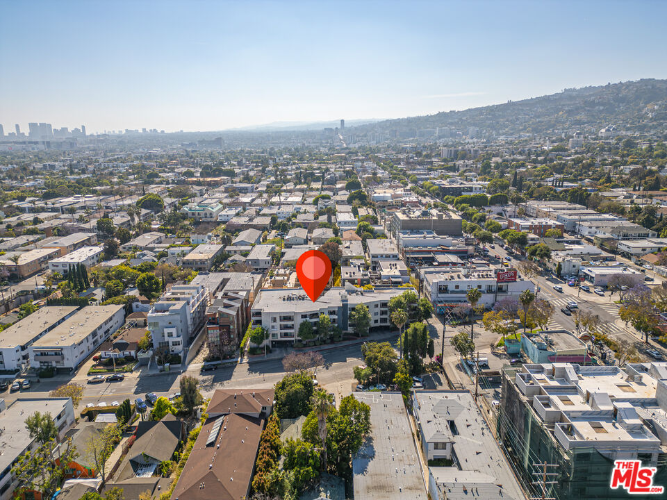 1037 N Vista St Unit: 206