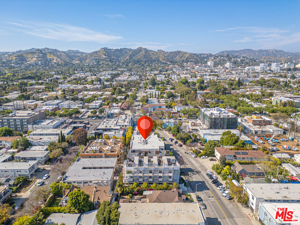 1037 N Vista St Unit: 206