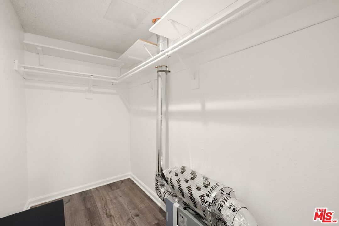 1037 N Vista St Unit: 206