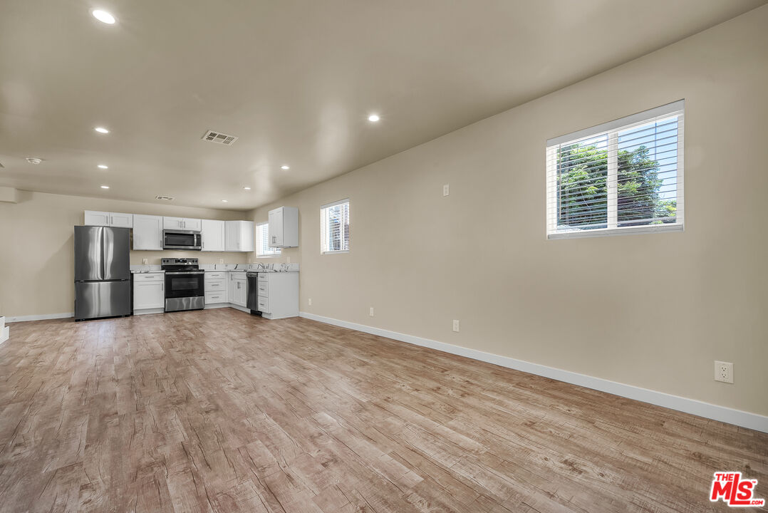 2816 W Jefferson Blvd