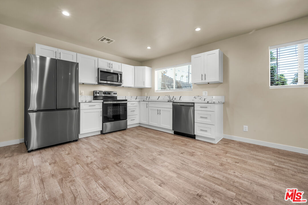 2816 W Jefferson Blvd