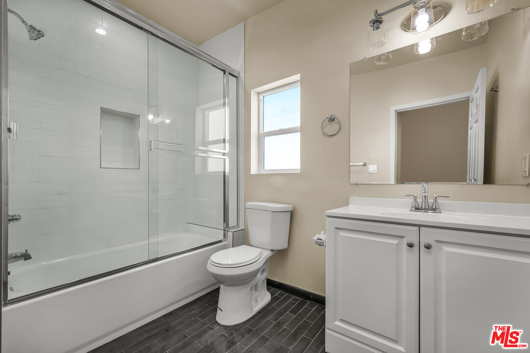 2816 W Jefferson Blvd