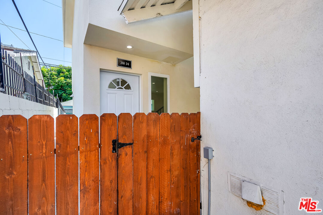 2816 W Jefferson Blvd