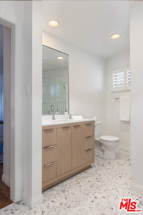 222 7th St Unit: 101