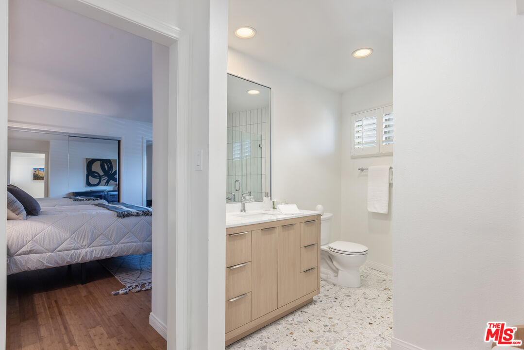 222 7th St Unit: 101